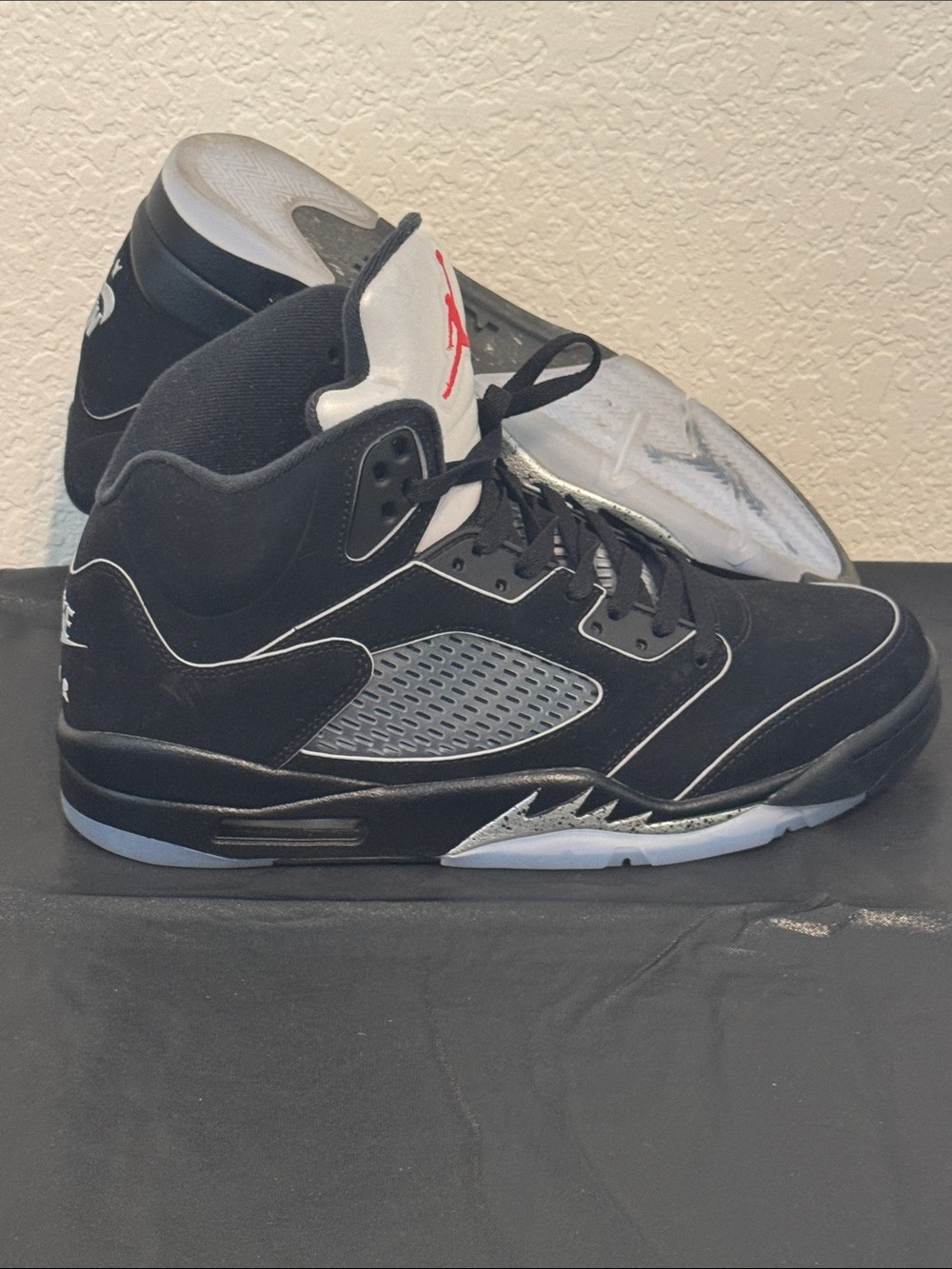 Jordan Black/White/Red Retro Basketball Sneakers